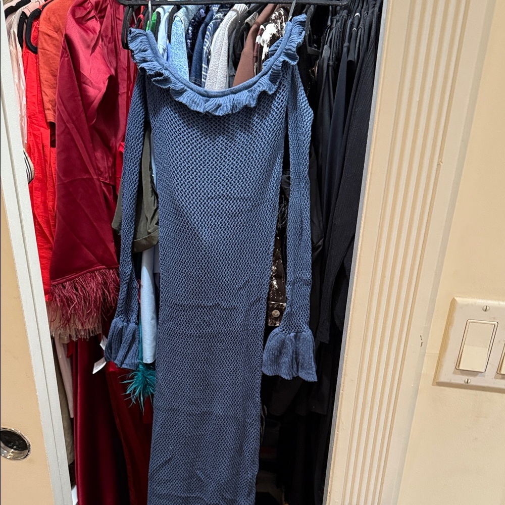 Forever 21 women’s maxi dress. Navy crochet. Worn once